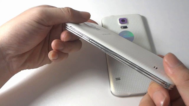 Compared with Samsung Galaxy S5- HDC Galaxy S5 Spark Difference