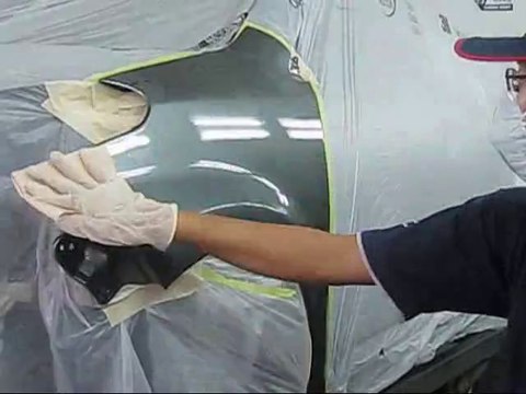 sơn ô tô bước 1: Xử lí bề mặt bằng sillicon 0505