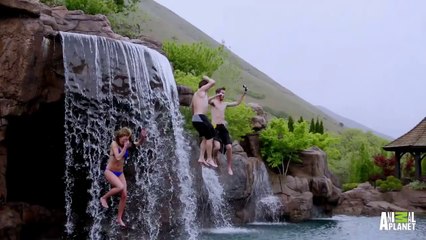 Il se fait construire une piscine à 2 millions de Dollars