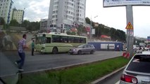 Accident de BUS impressionnant : Bus volant!