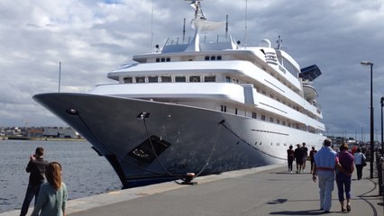 L'énorme yacht de l'émir de Dubaï à Saint-Malo