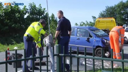 Auto op de kop in Finsterwolde - RTV Noord
