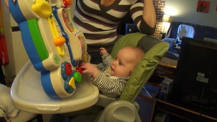 Jules et sa table musicale