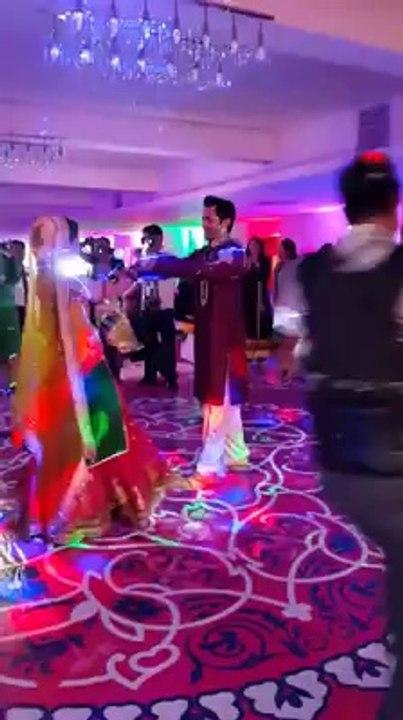 Danish Taimoor and Aiza Khan Mehndi Dance video -pekistan.com