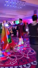 Danish Taimoor and Aiza Khan Mehndi Dance video -pekistan.com