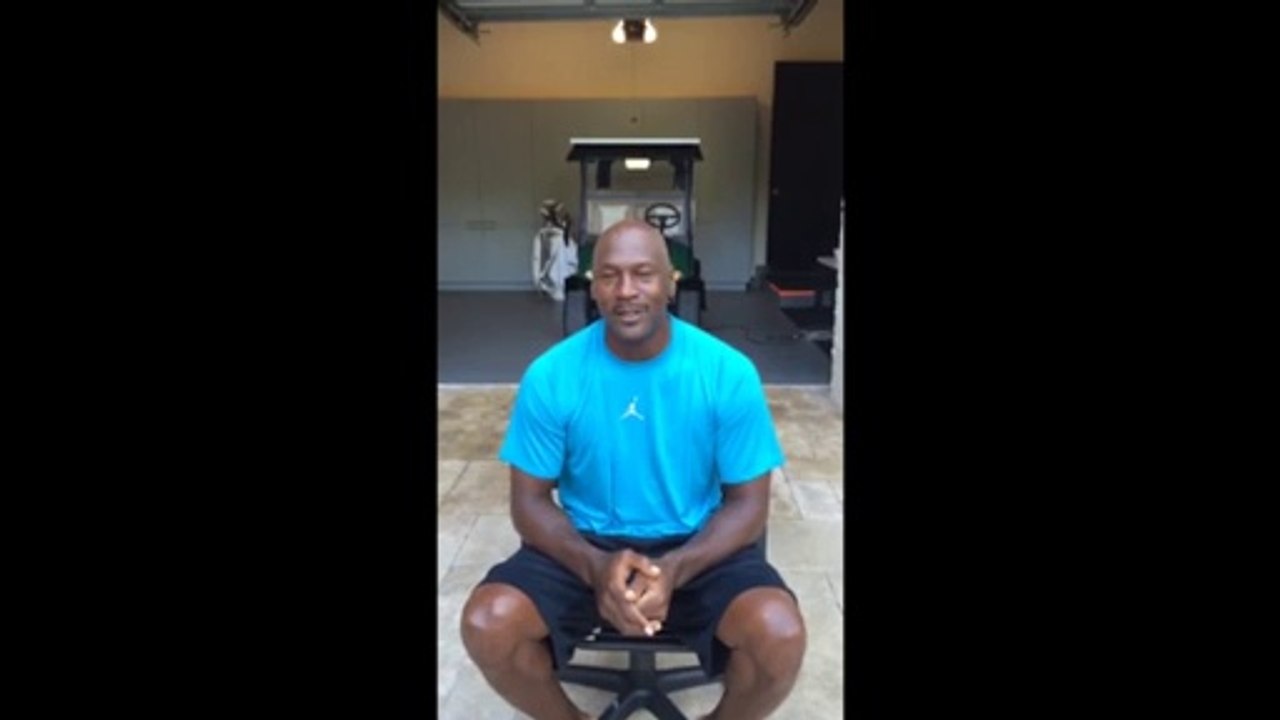 Ice Bucket Challenge : Michael Jordan nomine Phil Jackson et la Dream Team