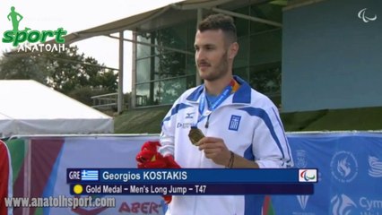 Η απονομή στον  Γιώργο Κωστάκη για την 1η θέση το άλμα εις μήκος (20-8-2014)