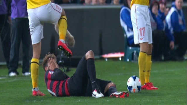 Furious Lippi invades pitch in rage