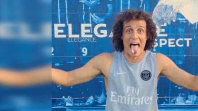 David Luiz Takes On The ALS 'Ice Bucket Challenge' !!