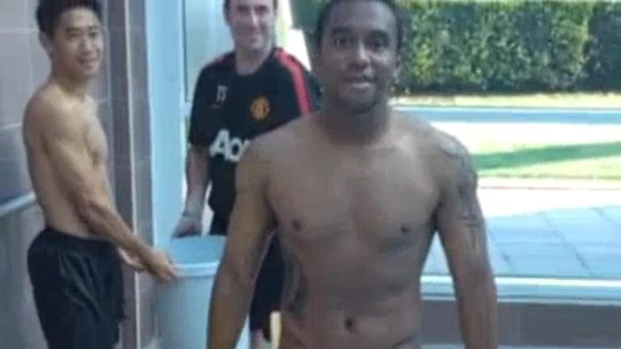 Anderson Takes On The ALS 'Ice Bucket Challenge' & Nominates Sir Alex Ferguson !