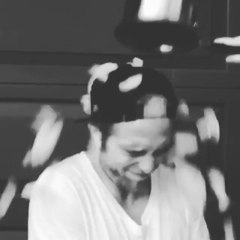 @ZacEfron instagram close up vid of Robert Pattinson taking the #ALSIceBucketChallenge (20/08/2014)