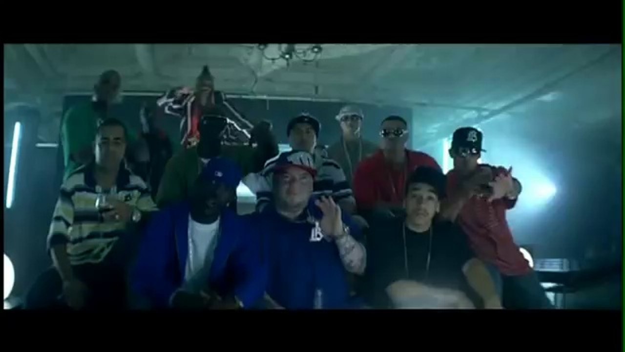 Akon - Smack That ft. Eminem