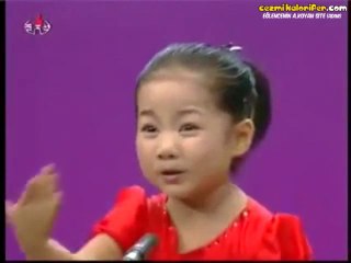 Jest ve Mimik Kraliçesi Koreli Küçük Kız