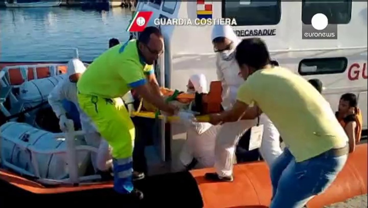 Syrian migrants rescued off Italian coast