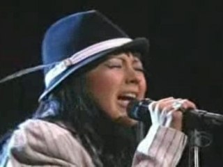 Christina Aguilera - Walk Away live