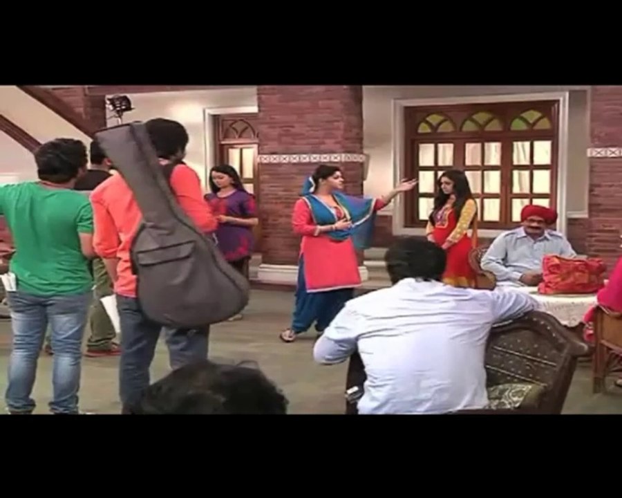 Veera Veera gifts new guitar to Ranvijay