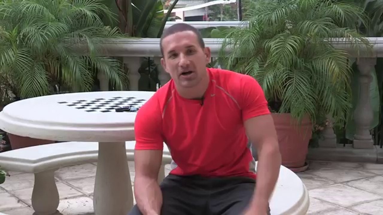 How to Choose Weightlifting Gloves _ Bodybuilding Tips