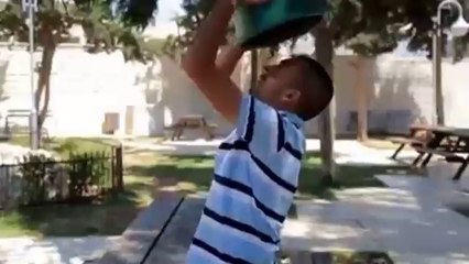 Palestinos se unen al reto "cubo de agua fría" contra la ocupación israelí