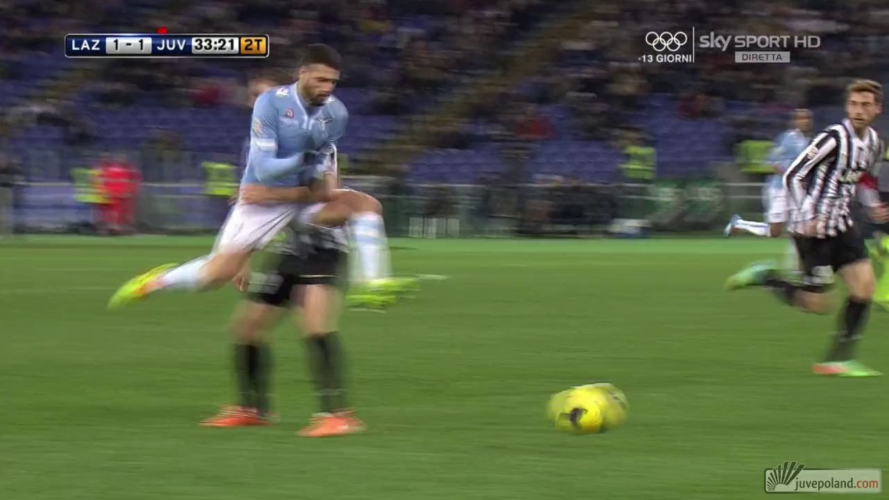 21_laz-juv_bonucci_faul