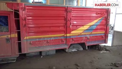 Kayseri'de Selde 20 Araç Zarar Gördü