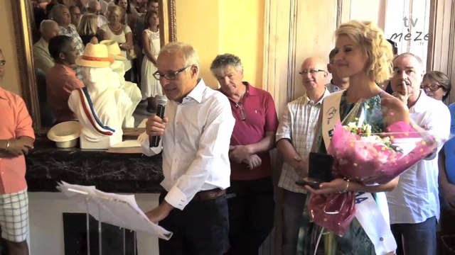 Marie Fabre, Miss Languedoc 2014, accueillie dans le salon d'honneur de la mairie de Mèze