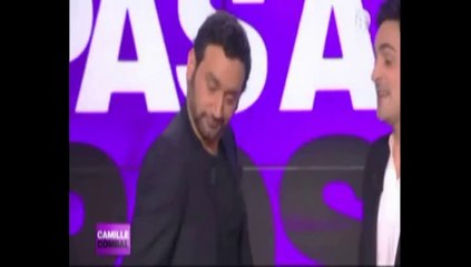 Cyril Hanouna et Camille Combal dansent.