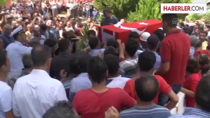 Şehit Asker Son Yolculuğuna Uğurlandı