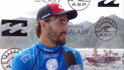 Surf - Aritz Aranburu sorprende en Tahiti