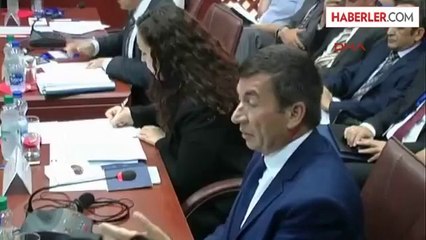 Siyasi Krizin Çözülmesi İçin Kosova Anayasa Mahkemesinde Düzenlenen Duruşmada Taraflar...