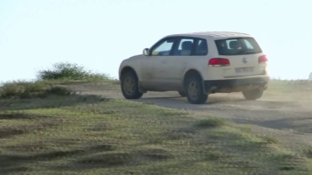 Funny Animal attacks on Humans - Lions Attack a Car