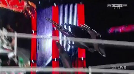 Dean Ambrose vs Seth Rollins (Falls Count Anywhere) (Raw 08.18.2014)