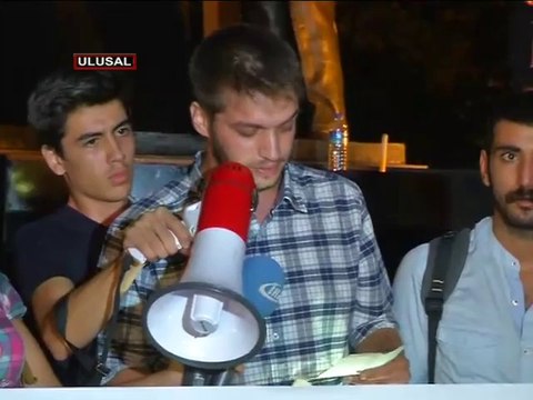 TGB'den Atatürk heykeli önünde nöbet