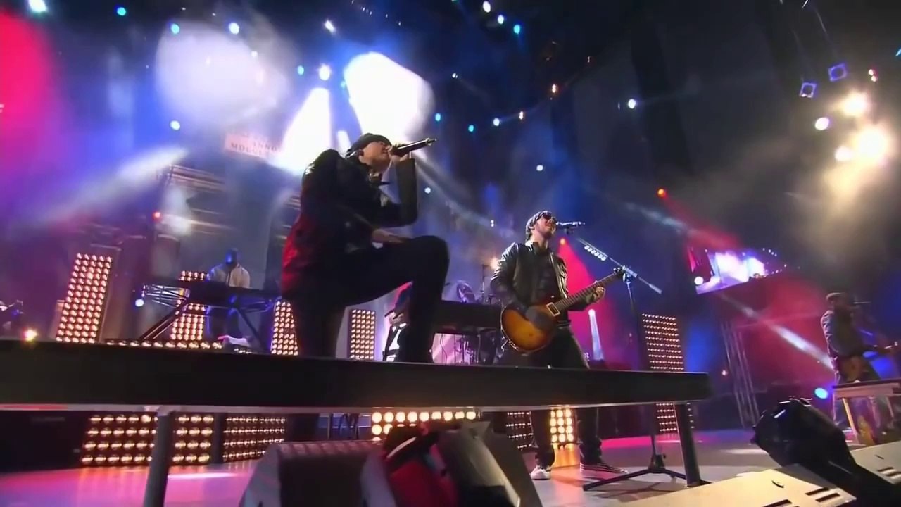 Linkin Park - Waiting For The End live at MTV EMA Madrid, 2010; HD, audio in sync