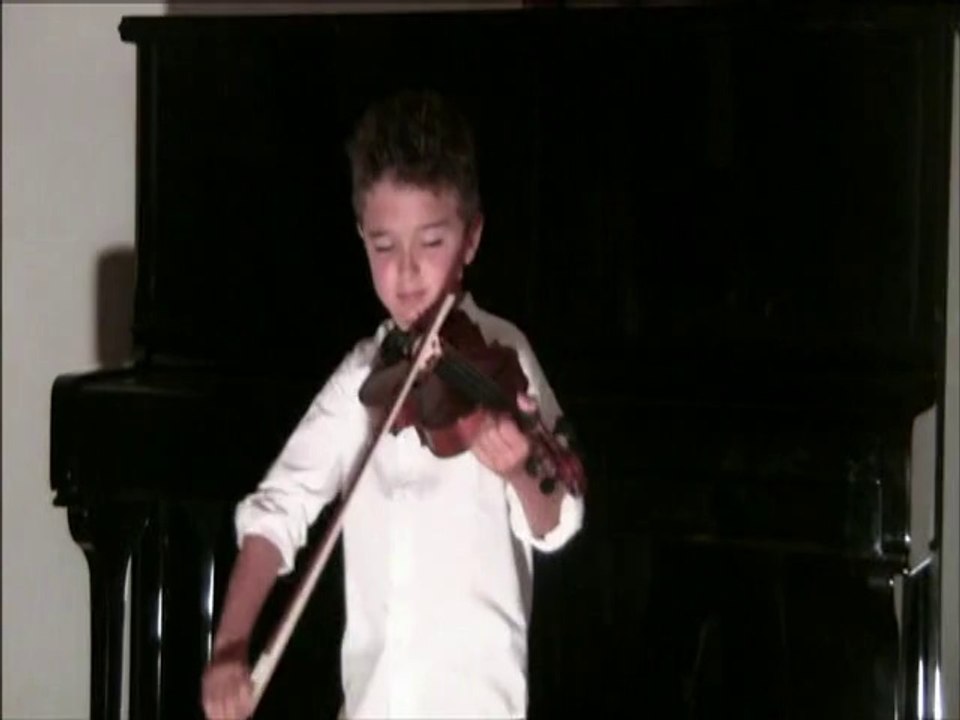 Elias Henry-Pico joue un prélude de Bach au violon