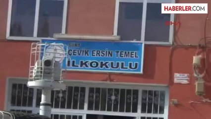 Siirt'te Atatürk Büstlerini Söküp, Türk Bayrağını İndirdiler