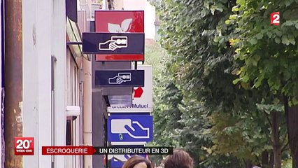 Un escroc fabrique une façade de distributeur de billets pour siphonner les comptes