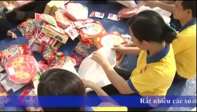 Chuẩn bị quà tết cho người nghèo huyện Quang Hóa - Thanh Hóa