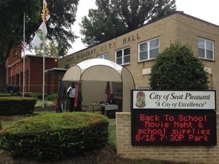 Md. mayor evicted from city hall pitches tent &apos;office&apos;