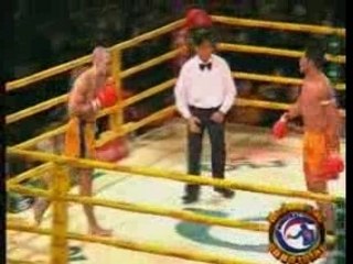 Sakmongkol vs Perry Ubeda