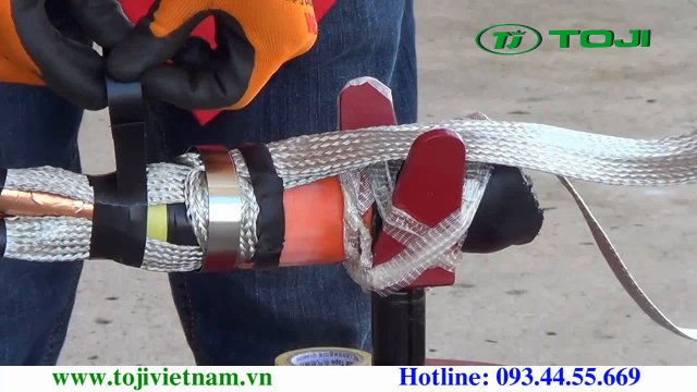 7.Video huong dan lam dau cap co rut nguoi 3M -Buoc 7-Phu kin co chia niem cap [TOJI.VN] Phan phoi dau cap 3M-T-plug Elbow 3M-Hop Noi 3M-Bang Keo 3M-Son xit cach dien 3M-May do loi cap ngam