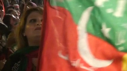 Pakistan protesters keep up calls for PM's resignation