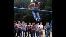 Muscle ups in the park - Bodybuilding Pull Ups Power Move