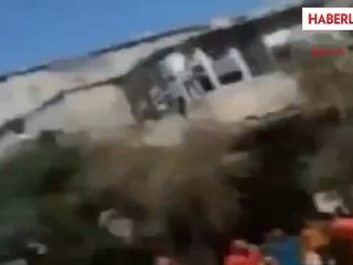 İsrail, Gazze'de Bir Binayı Böyle Bombaladı