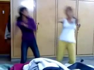desi punjabi Girls hot desi dance in hostel with full masti.hd