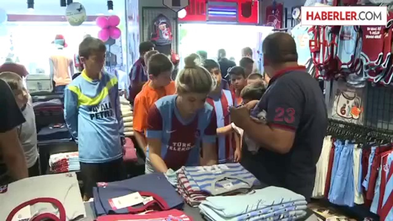 Trabzonsporlular'dan 'Bir Forma da Sen Al' Etkinliği