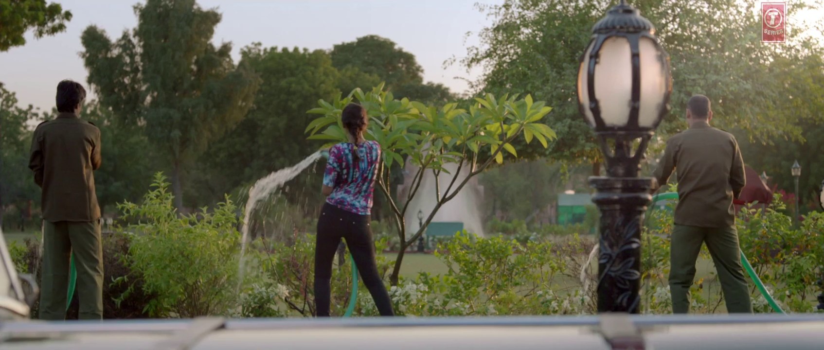 Exclusive- Engine Ki Seeti Video Song - Khoobsurat - Sonam Kapoor - Fawad Khan