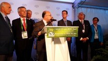 Bernard Cazeneuve inaugure le village des Jeux équestres mondiaux