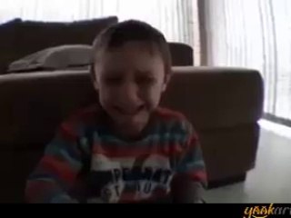 Süpriz Yumurta Diye Çocuğu Ağlatan Dangalak :)