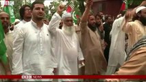 Pakistan's anti-Sharif demonstrators maintain protest