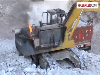 AK Parti Tunceli İl Başkanı'na ait araçlar teröristlerce yakıldı